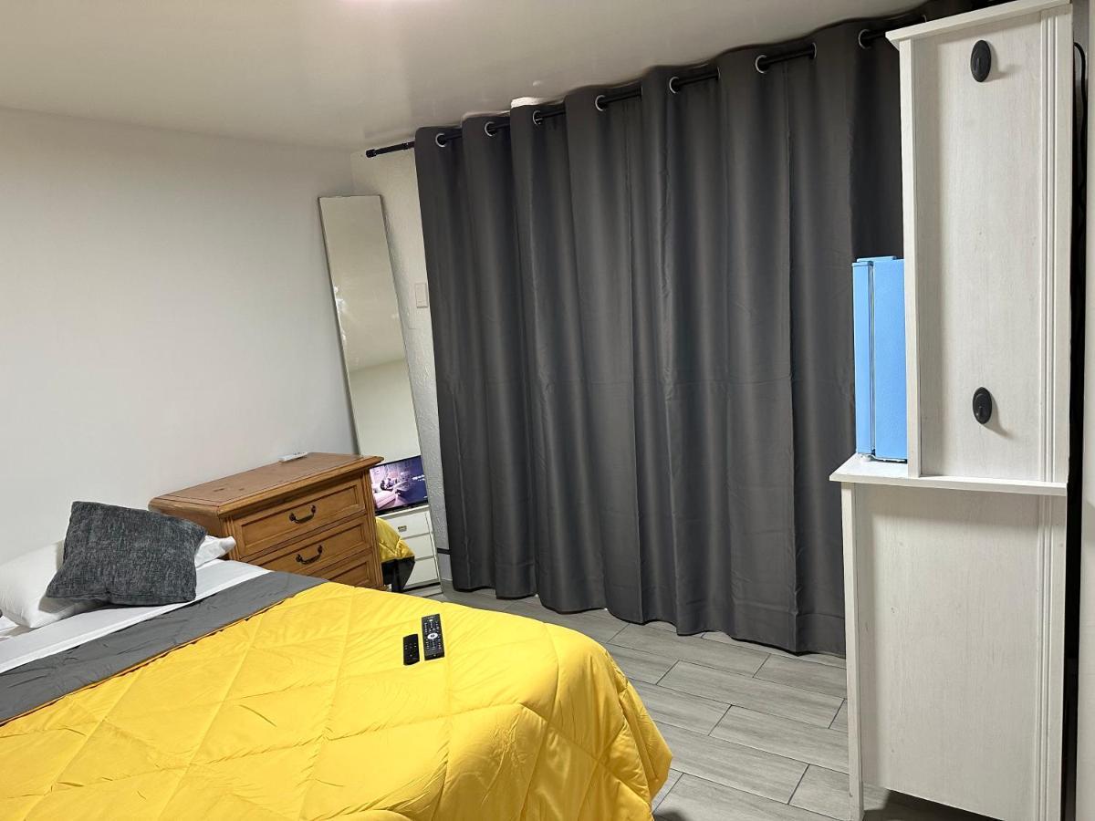 Serene Full Bed With 50 Inch Smart Tv, Netflix, Airplay, Mini-Fridge, And 500 Mbps Wifi Near Fiu, Dolphin Mall, Airport ميامي المظهر الخارجي الصورة